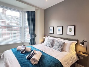 4 chambres, fer et planche à repasser, lit parapluie, Wi-Fi gratuit