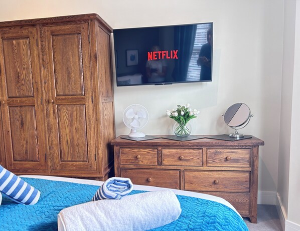 4 chambres, fer et planche à repasser, lit parapluie, Wi-Fi gratuit