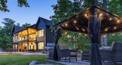 Buckhorn Blue-Waterfront Luxury Cottage-5 bdrm-Hot Tub, Rec Room, Beach Area....