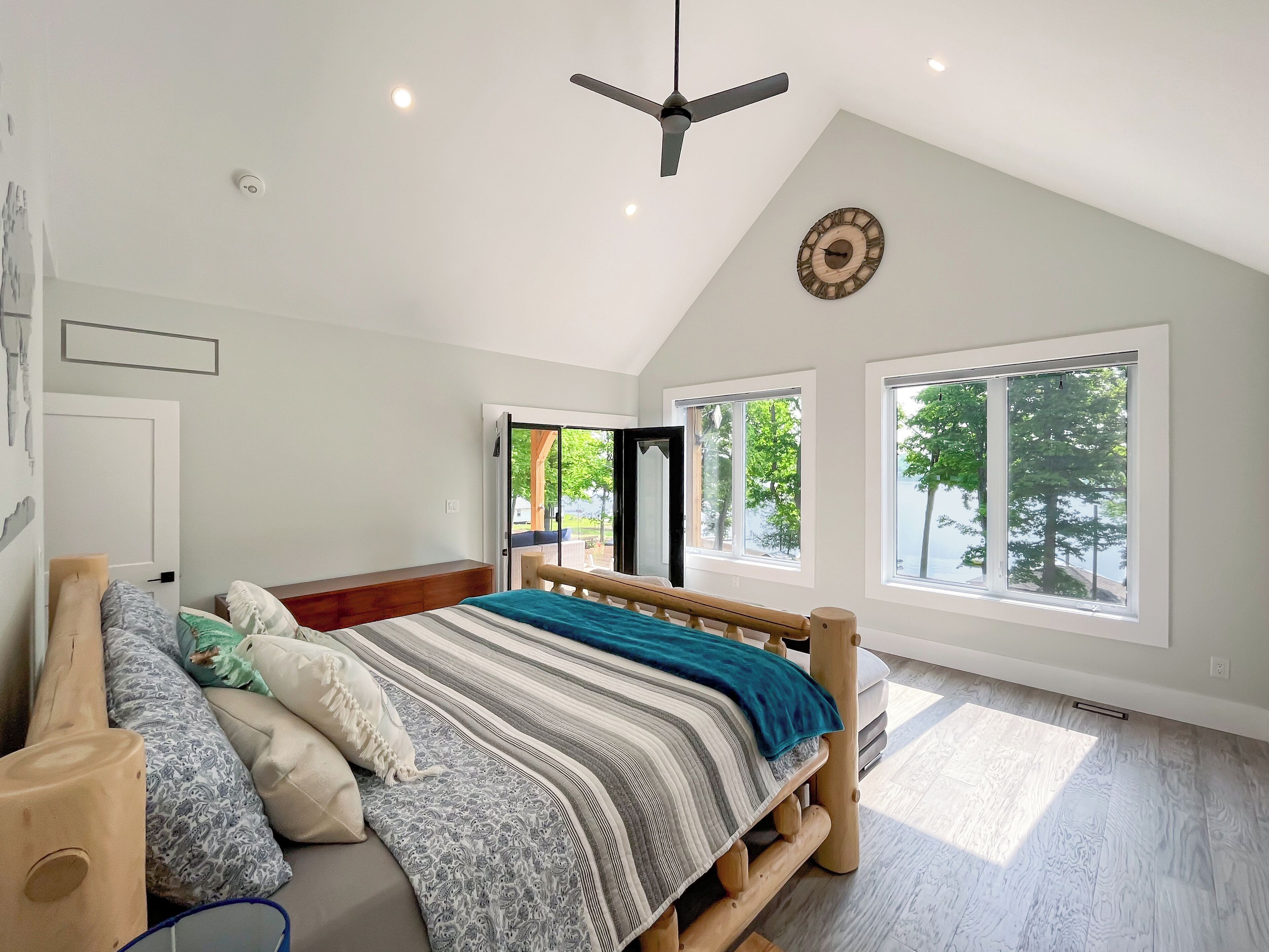 5 makuuhuonetta, työpöytä, silitysrauta/-lauta, ilmainen Wi-Fi