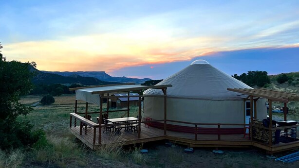 Outdoor dining - Yurt at Scrappy Duck Farm, Yurt at Scrappy Duck Farm (Mancos)