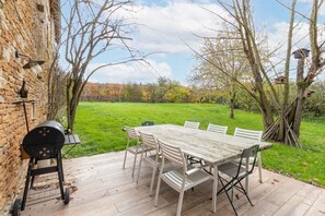 Outdoor dining - House with swimming pool "Le Foineau (Bresse-sur-Grosne)