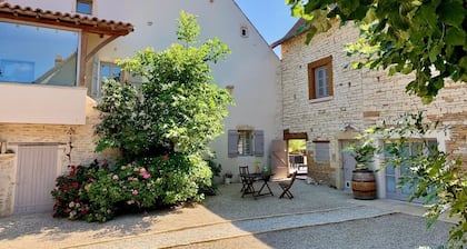 House with swimming pool "Le Foineau"
