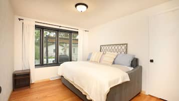 5 bedrooms, iron/ironing board, travel crib, free WiFi