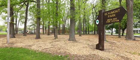 A sign for Beaumont Park in Green Bay Park System.