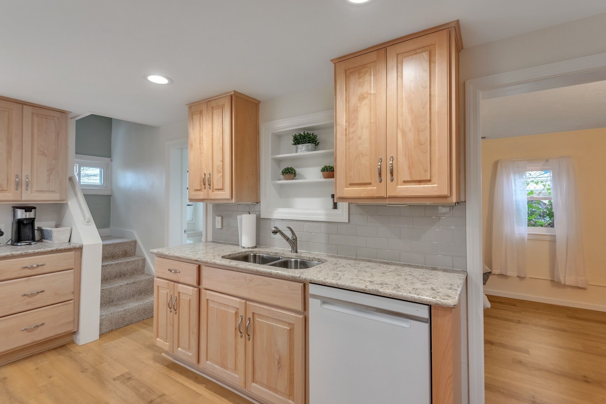 المنشأة من الداخل