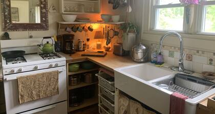 Artists cottage on preserved land