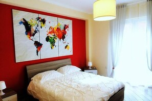 4 Schlafzimmer, Schreibtisch, Reisekinderbett, kostenloses WLAN