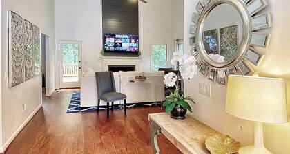 Gorgeous 4 BR Home - 1.5 mi from DT Alpharetta and Avalon
