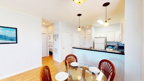 Dining - Sandpiper by Coastline Resorts (Sunset Beach)
