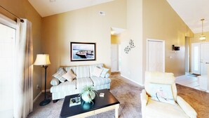 Living room - Village at the Glens by Coastline Resorts (Little River)