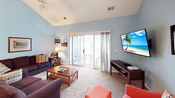 Condo, 3 Bedrooms | Living room