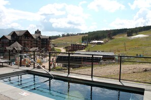 Piscina coperta, piscina all'aperto