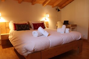 4 Schlafzimmer, Schreibtisch, Bügeleisen/Bügelbrett, kostenloses WLAN