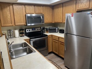 Private kitchen - Cozy Bear Condo (Brian Head)