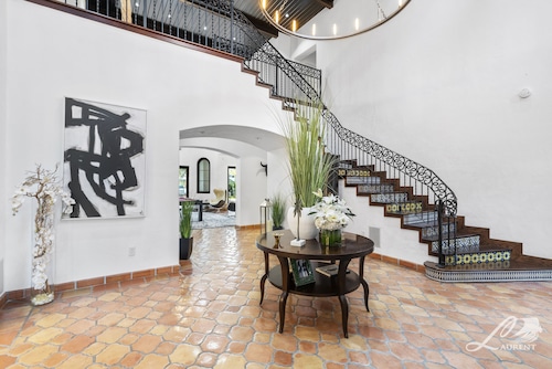 10br Villa Calabassa on the Water