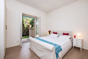 1 chambre, fer et planche à repasser, accès au Wi-Fi (inclus)