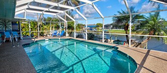 Seas the Day- Waterfront Pool Home, Private Dock, Gulf Access in Port Charlotte