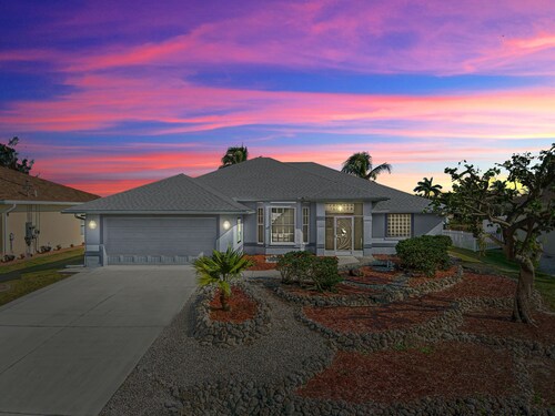 
Seas the Day- Waterfront Pool Home, Private Dock, Gulf Access in Port Charlotte