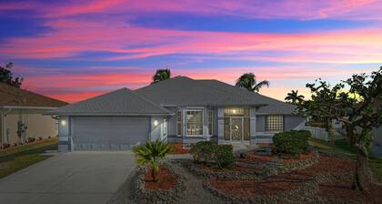 Seas the Day- Waterfront Pool Home, Private Dock, Gulf Access in Port Charlotte