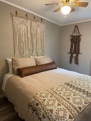 3 makuuhuonetta, ilmainen Wi-Fi, vuodevaatteet