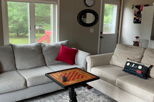 Smart TV, music library, stereo