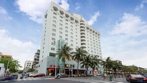 Unclassified image, 2 of 84, button - Lavande Hotel (Haikou)