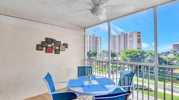 House, Multiple Beds (Essex 502 North) | Balcony