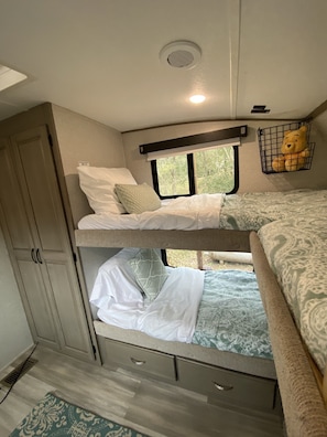2 habitaciones, wifi gratis y ropa de cama