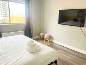 2 bedrooms, iron/ironing board, WiFi, bed sheets
