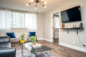 テレビ、書斎 / ワークスペース