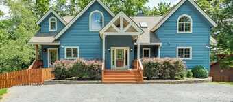 New! Paradise at Deep Creek: Lakefront, Private Dock, Hot Tub!