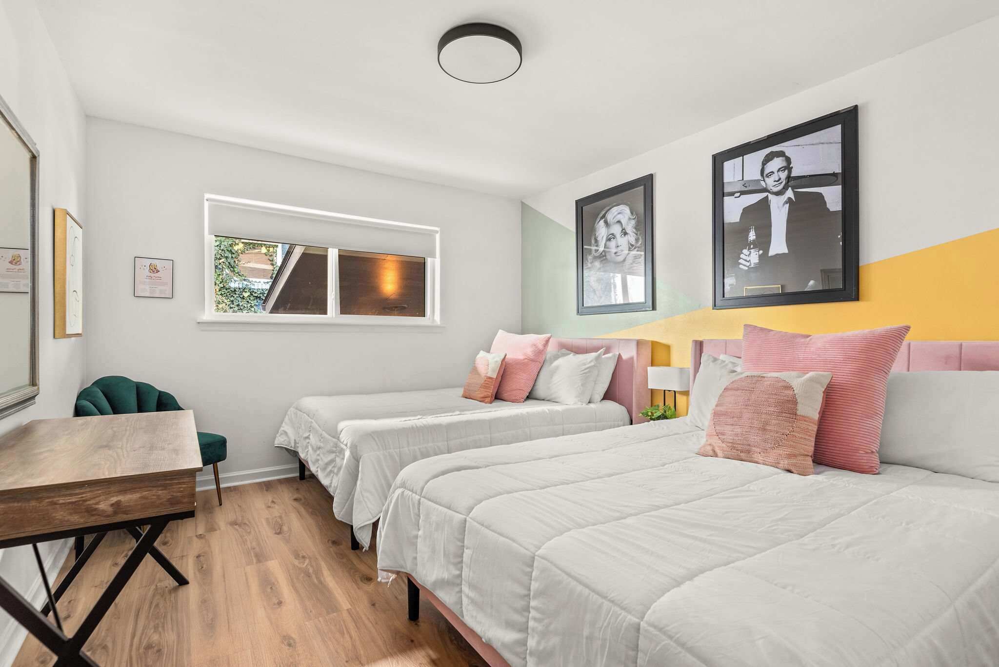 1 habitación, tabla de planchar con plancha, wifi y ropa de cama 