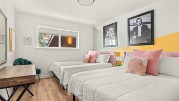 1 habitación, tabla de planchar con plancha, wifi y ropa de cama