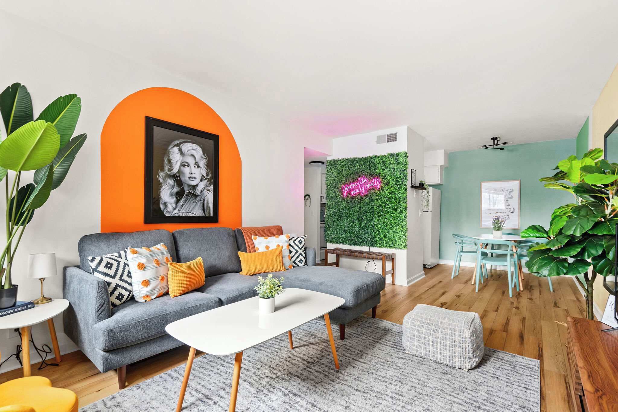 Télévision, espaces bureaux, imprimantes