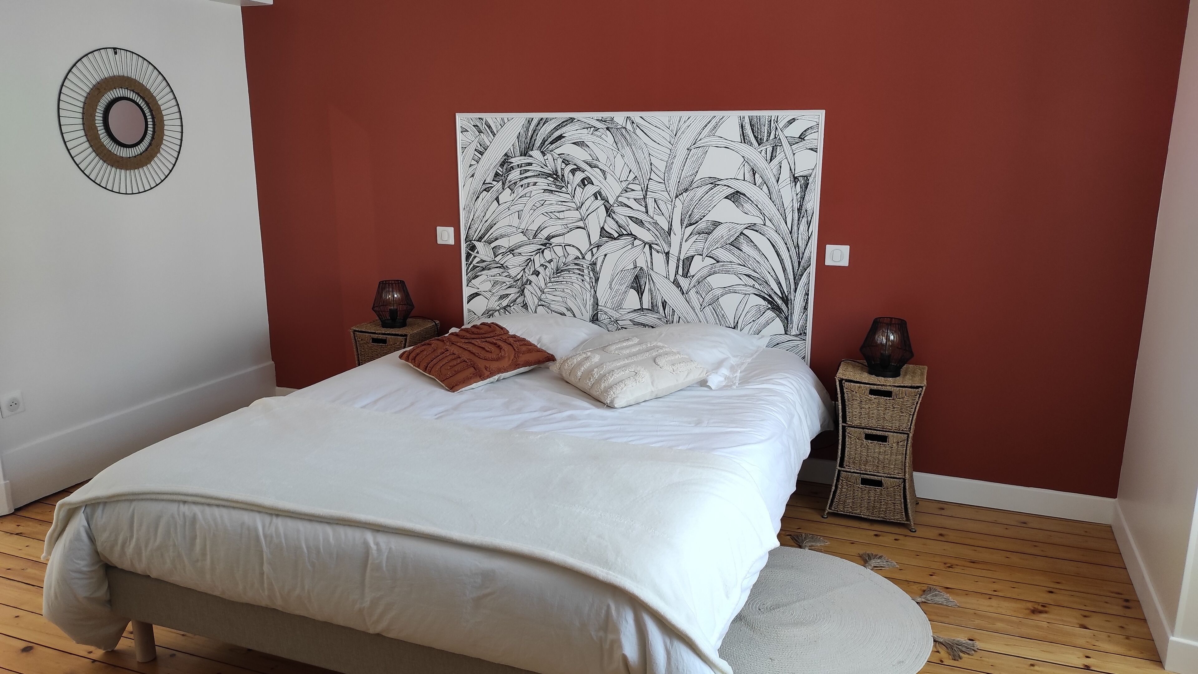 3 chambres, fer et planche à repasser, Wi-Fi, draps fournis