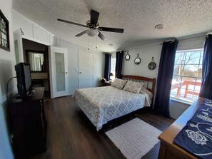 3 slaapkamers, een bureau, een strijkplank/strijkijzer, gratis wifi