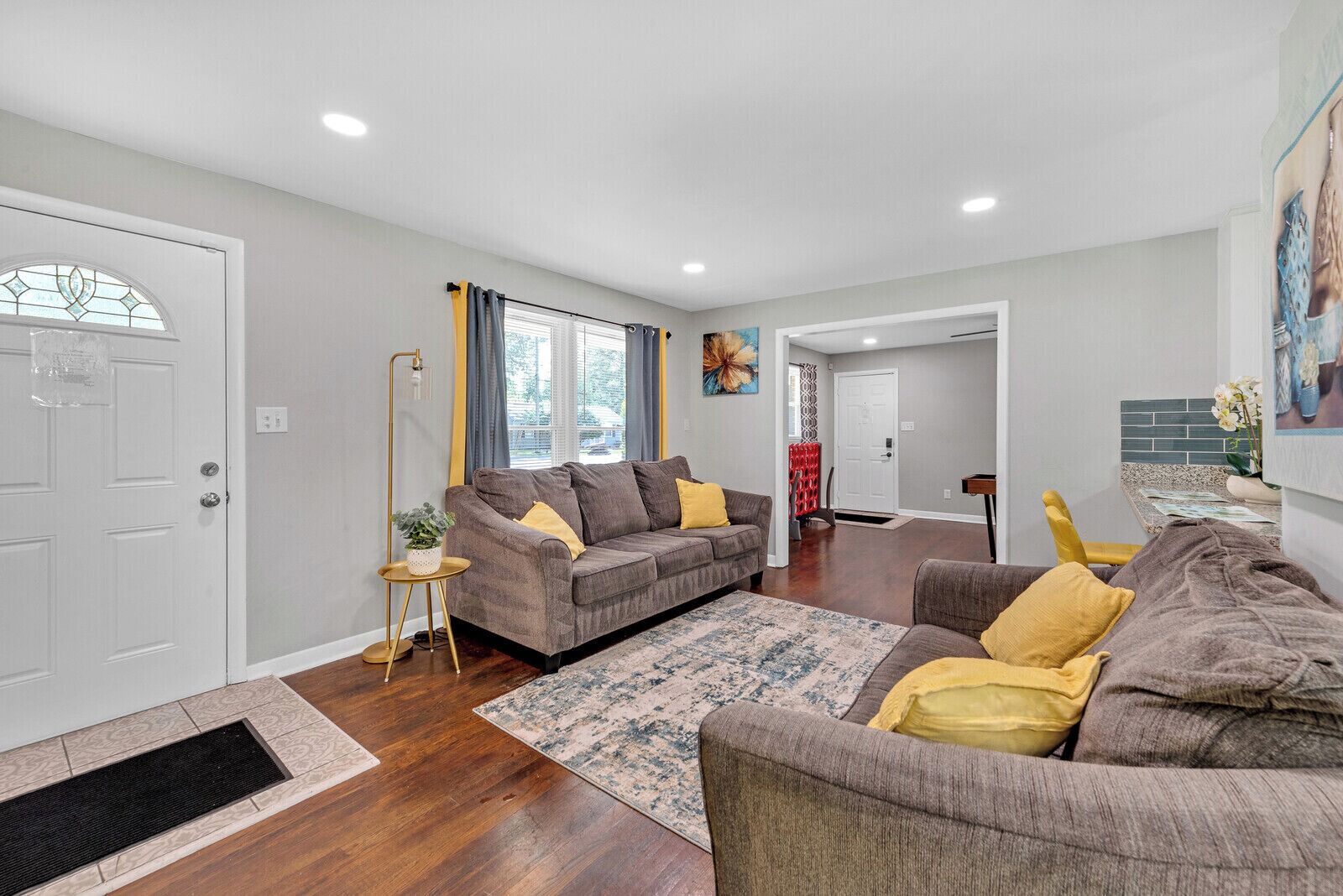 智能電視、乒乓球設施、音響、打印機