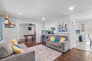 Smart TV, table tennis, stereo, printers