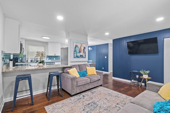 Smart TV, table tennis, stereo, printers