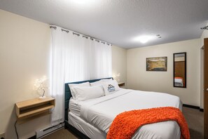 1 bedroom, iron/ironing board, free WiFi, bed sheets - Bison at Buffalo Jump (West Yellowstone)