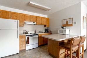 Basic Apartment | Private kitchen | Coffee/tea maker - Bison at Buffalo Jump (West Yellowstone)