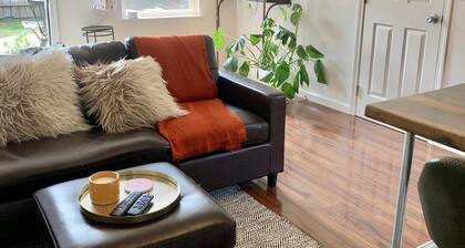 Bright & Cheerful Northtown Arcata Guest Cottage