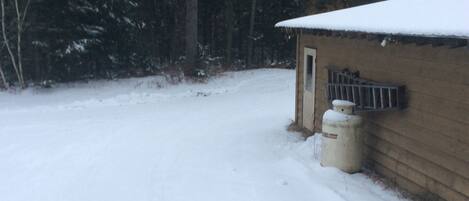 المنطقة المحيطة بالمنشأة