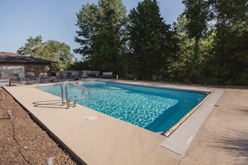 Lake Views & Access + Pool, Indoor/Outdoor Living, Family &  Pet Friendly