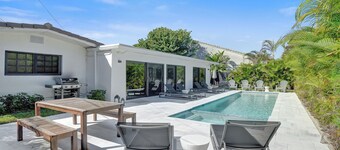 Terra Mar Island Walk to private Beach 3/3 heated pool spa