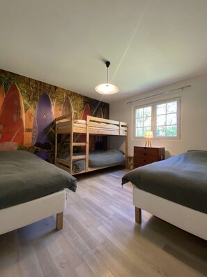4 chambres, accès au Wi-Fi (inclus)