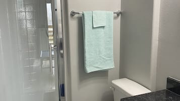 Shower, shampoo