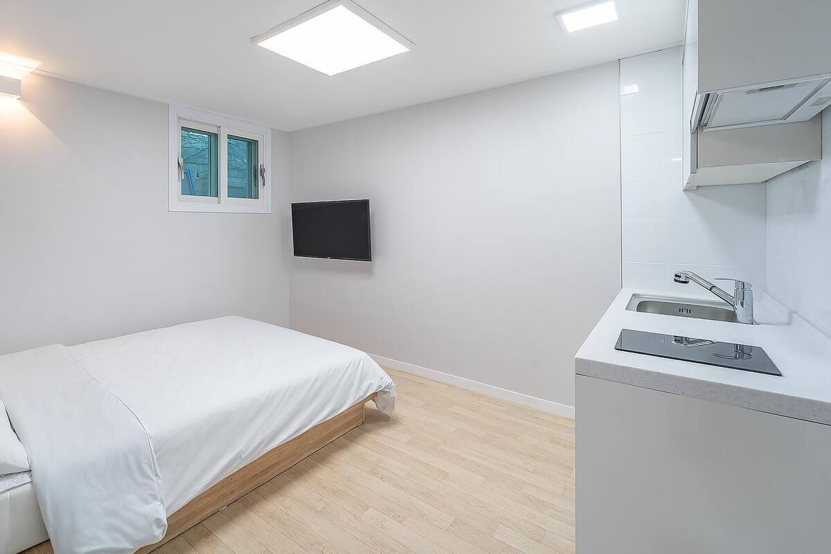 Basic Room, 1 Bedroom (7HO(PET)) | 1 bedroom, free WiFi