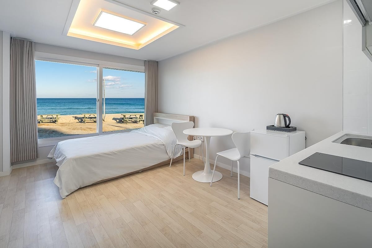 Chambre de base, 1 chambre (5HO (Oceanview,Pet)) | 1 chambre, accès au Wi-Fi (inclus)